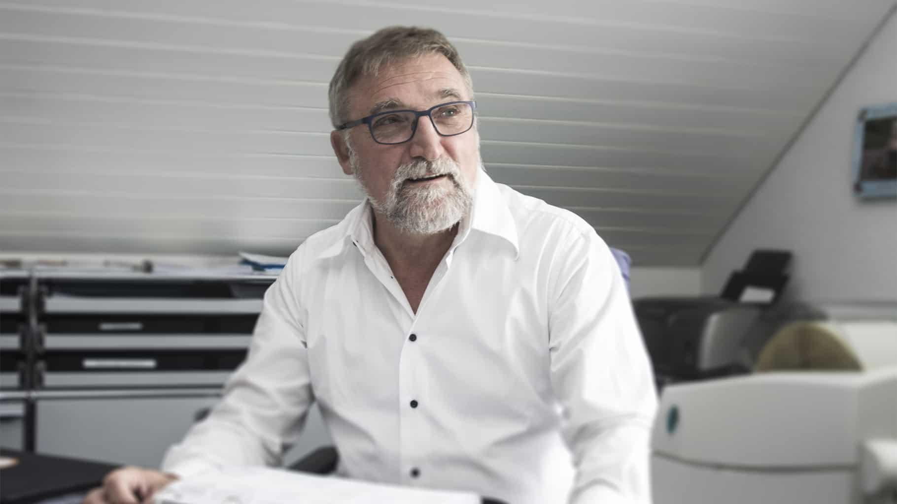 Joachim Buss in seinem Büro